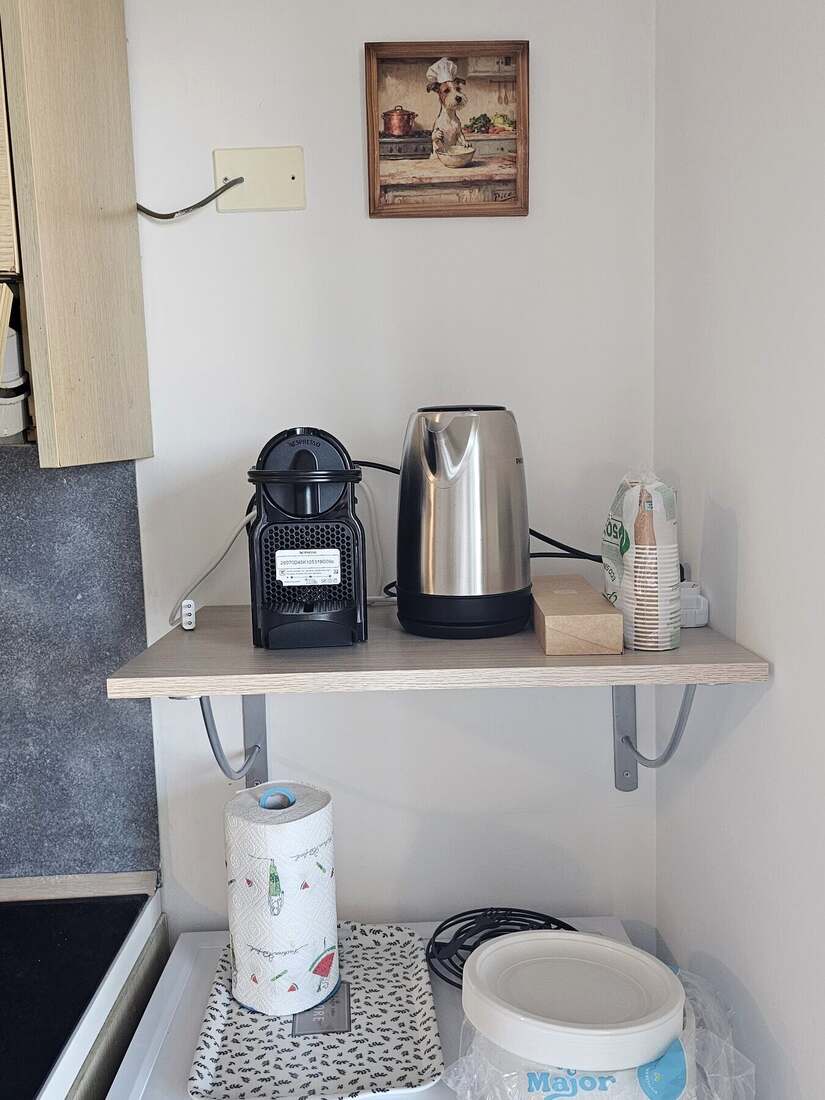 Macchina del caffè e bollitore