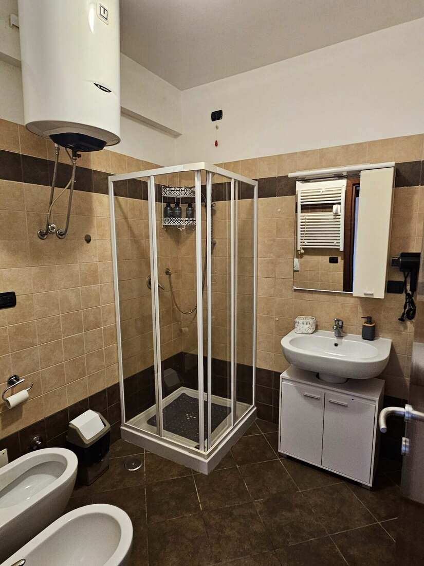 Bagno con doccia